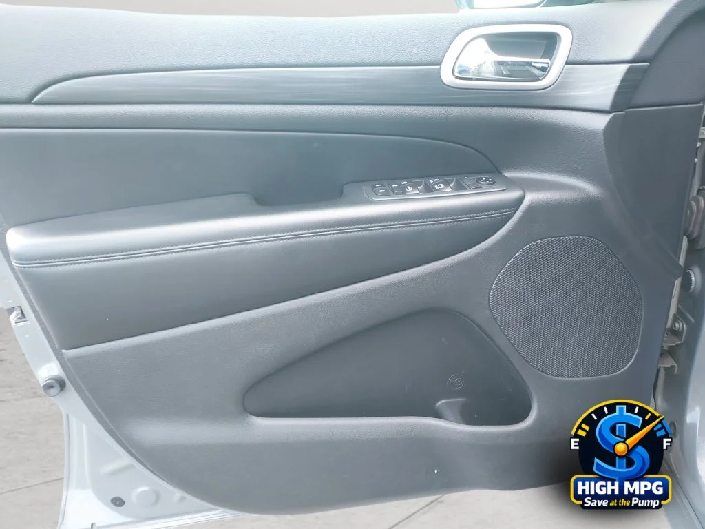 Used 2020 Gray Jeep Altitude image 30