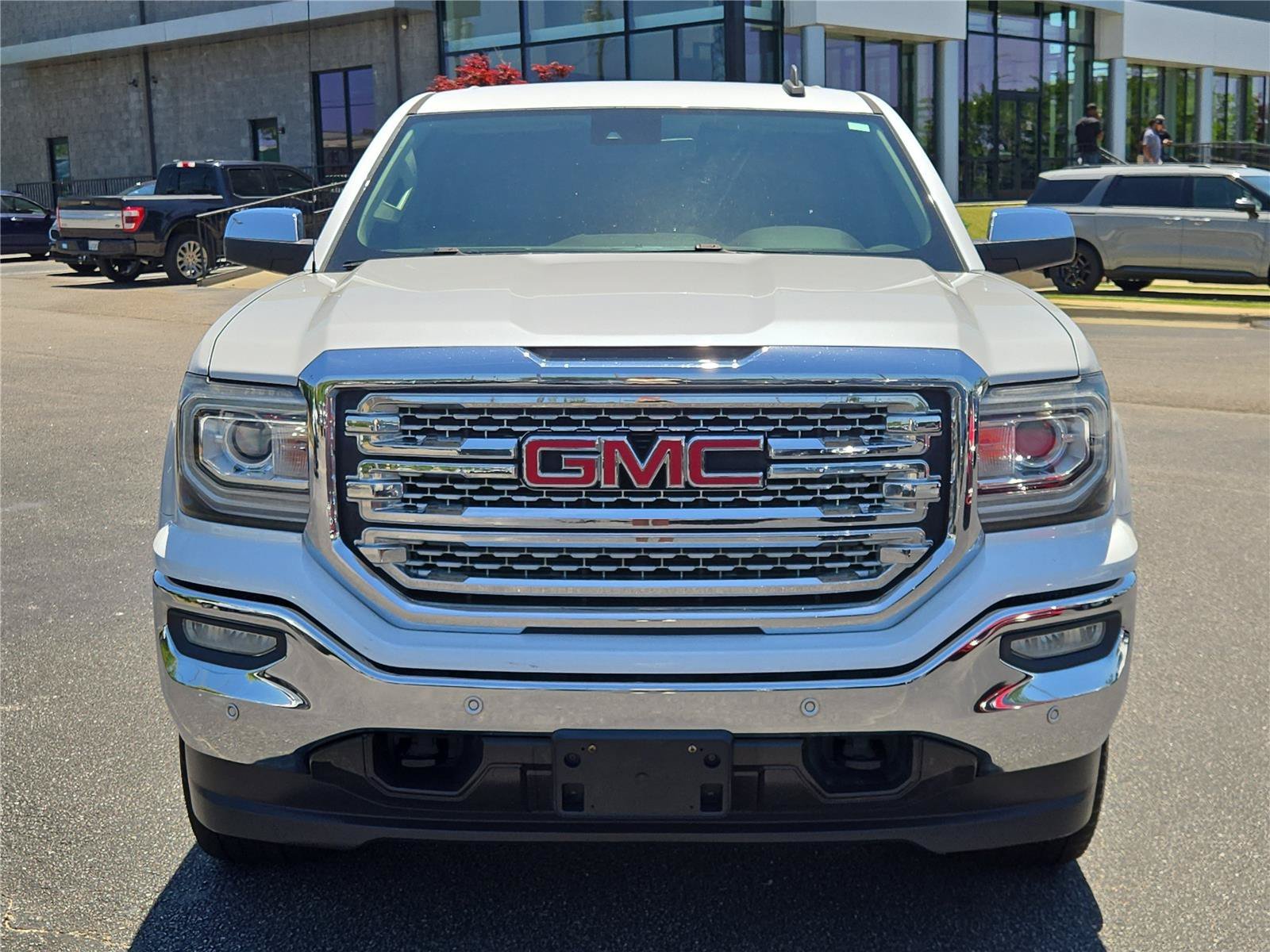 Used 2018 White GMC SLT image 2