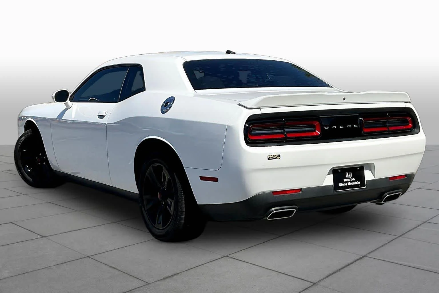 Used 2019 White Knuckle Clearcoat Dodge SXT image 12