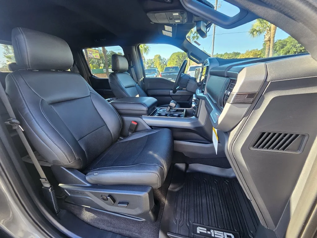 New 2026 Carbonized Gray Metallic Ford XLT image 29