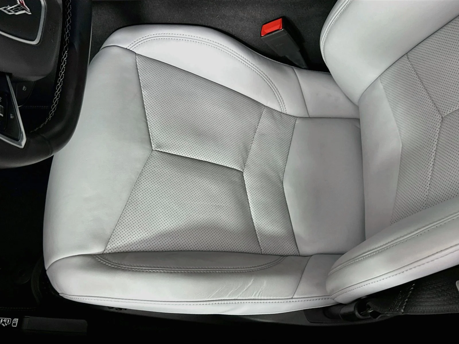 Used 2021 Silver Chevrolet Stingray image 21