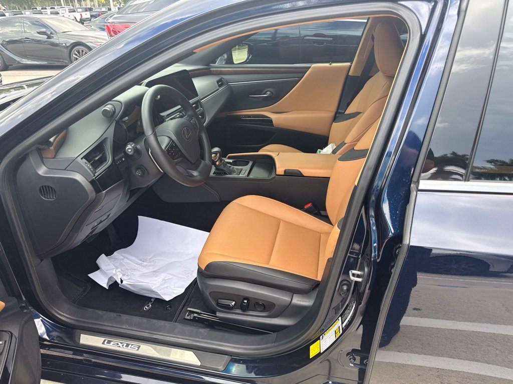 Used 2024 Mica Lexus ES 350 image 2