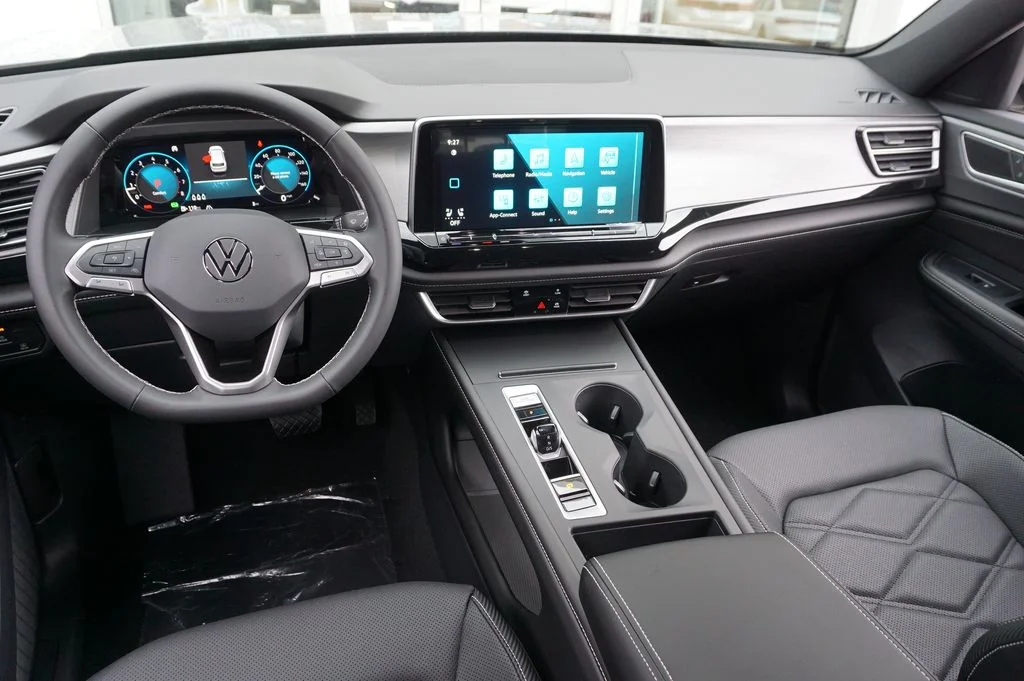 New 2026 Silver Volkswagen 2.0T SE image 13