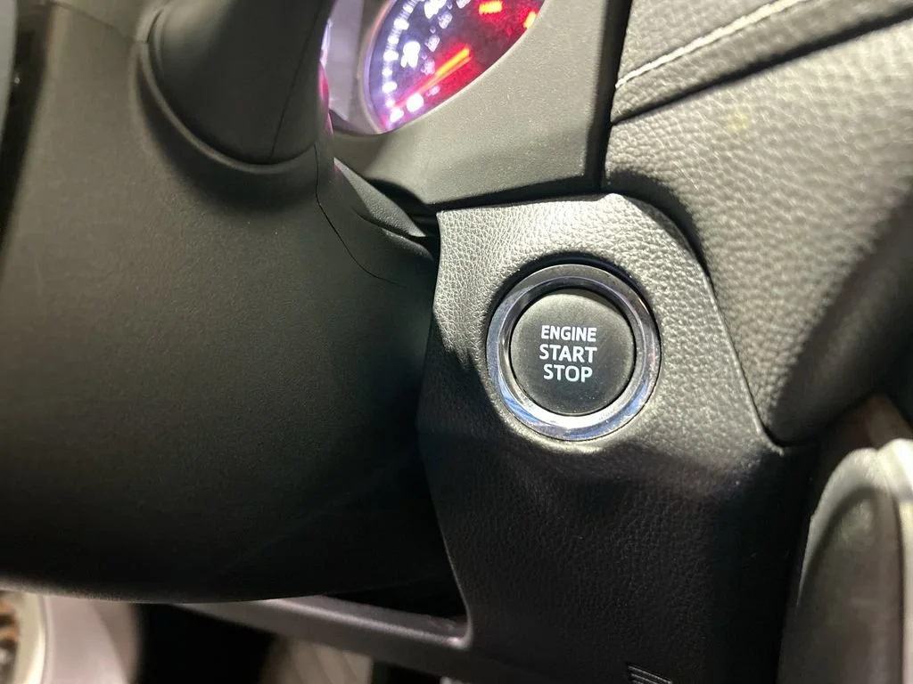 Used 2020  Toyota XLE image 20