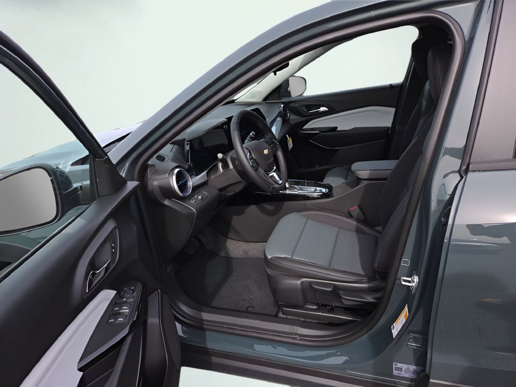 2026 Chevrolet Trax LT - Photo 9