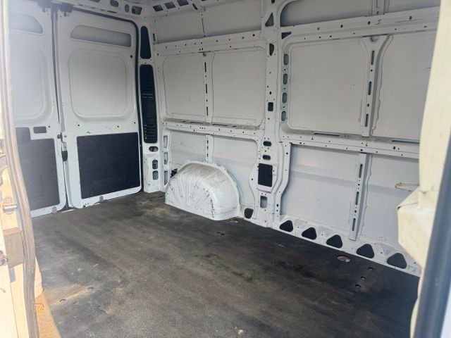 Used 2018 Bright White Clearcoat Ram Base image 21