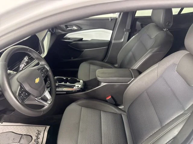 Used 2025 Summit White Chevrolet LT image 25