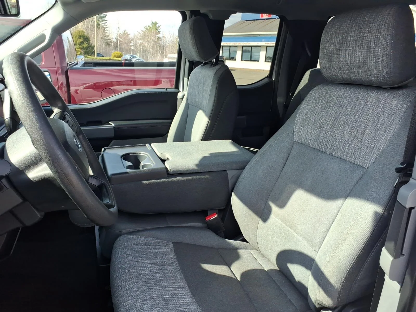 Used 2022 Oxford White Ford XLT image 10
