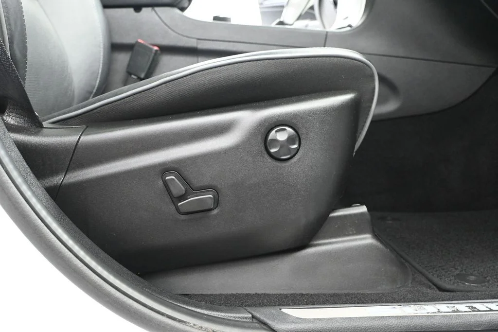 Used 2021 Off-white Jeep Summit image 41