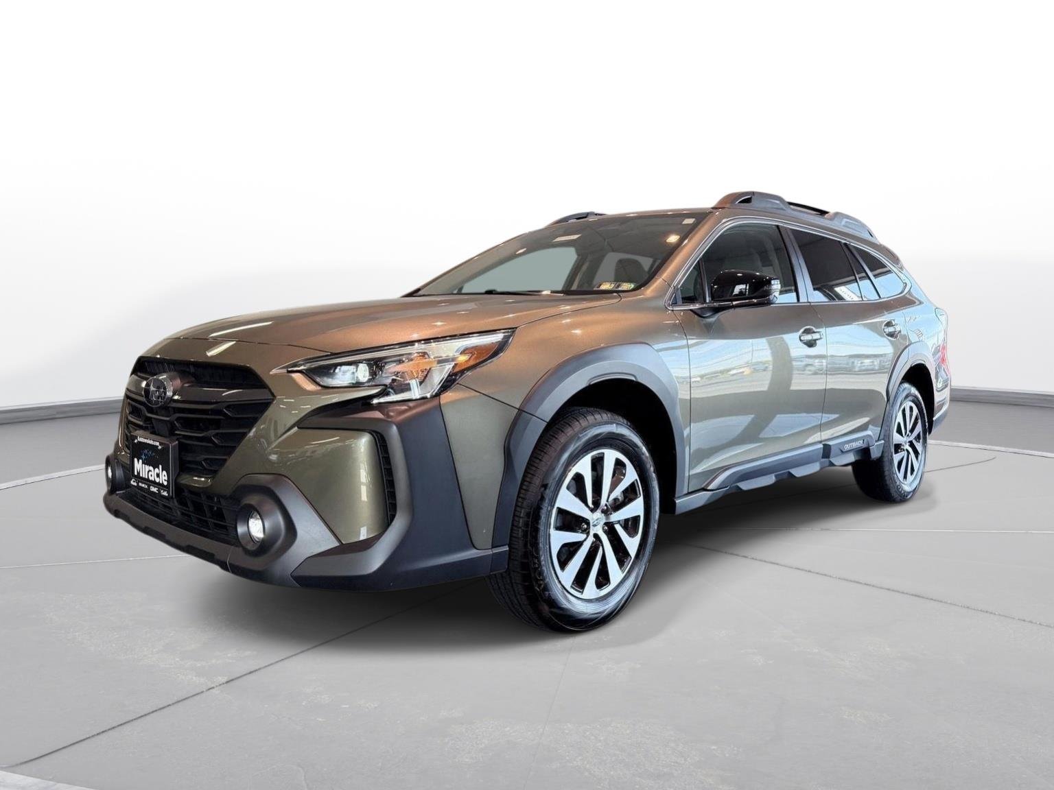 Used 2025 Autumn Green Metallic Subaru Premium image 3