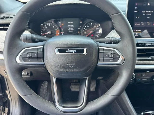 Used 2023 Black Jeep Latitude image 40