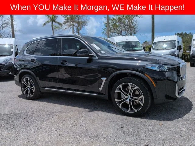 Used 2025 Black BMW sDrive40i image 3