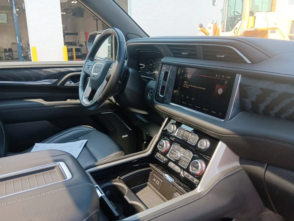 Used 2023 Onyx Black GMC Denali image 37