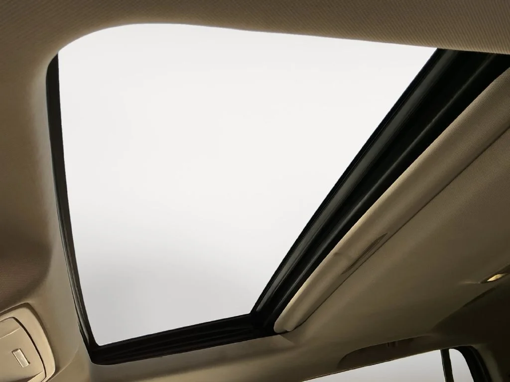 Used 2015 WHITE DIAMOND TRICOAT GMC SLT image 17