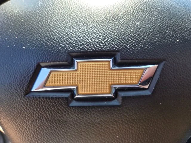 Used 2022 Silver Ice Metallic Chevrolet LT image 32