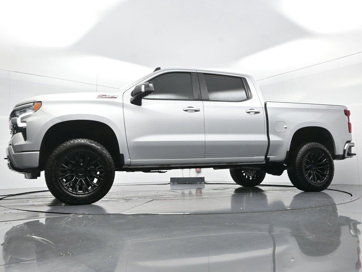 Used 2022 Silver Ice Metallic Chevrolet RST image 46