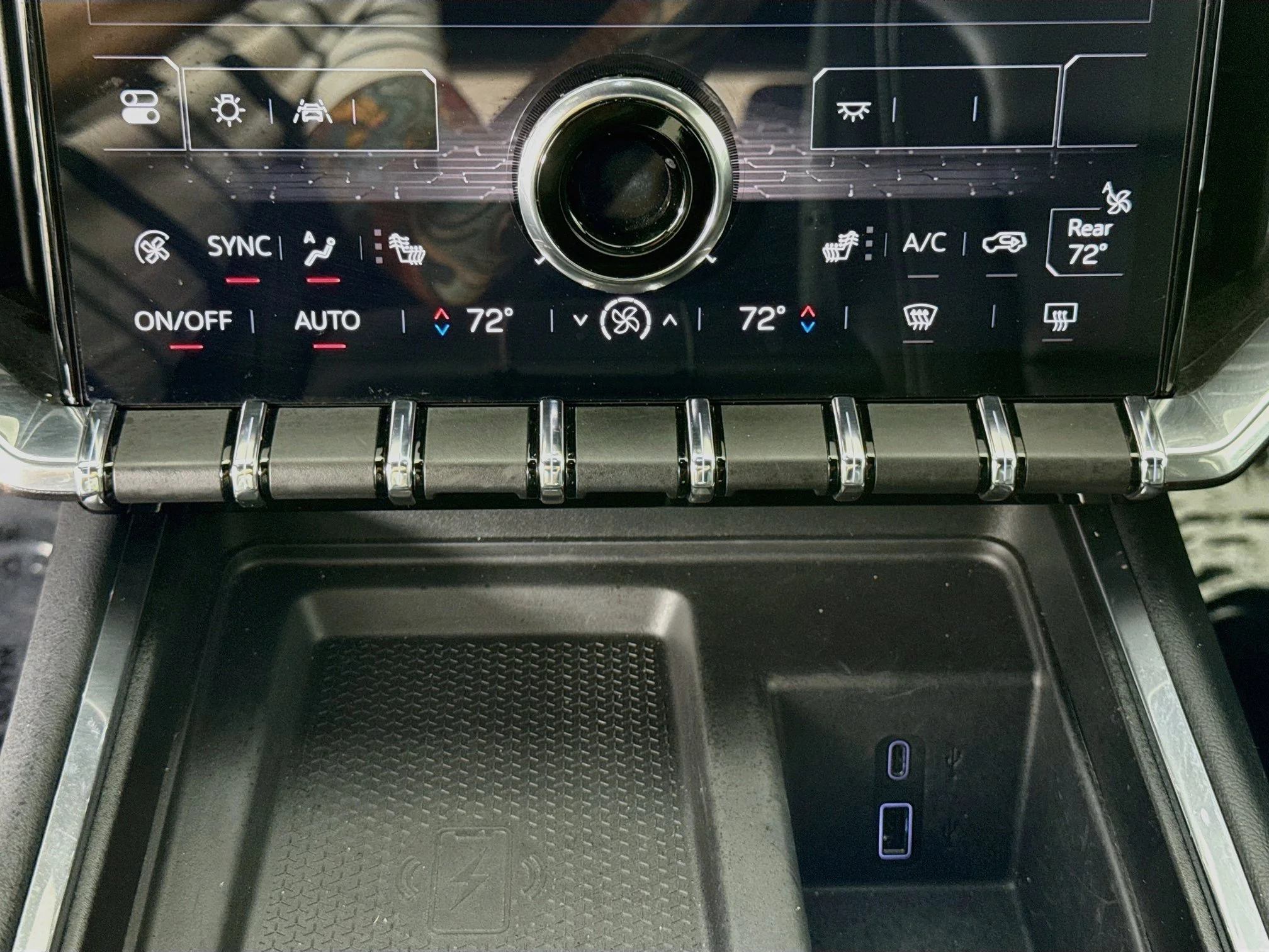 Used 2024 Summit White GMC Elevation image 18