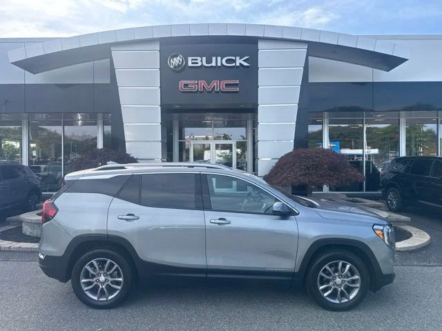 Used 2023 Silver GMC SLT image 33