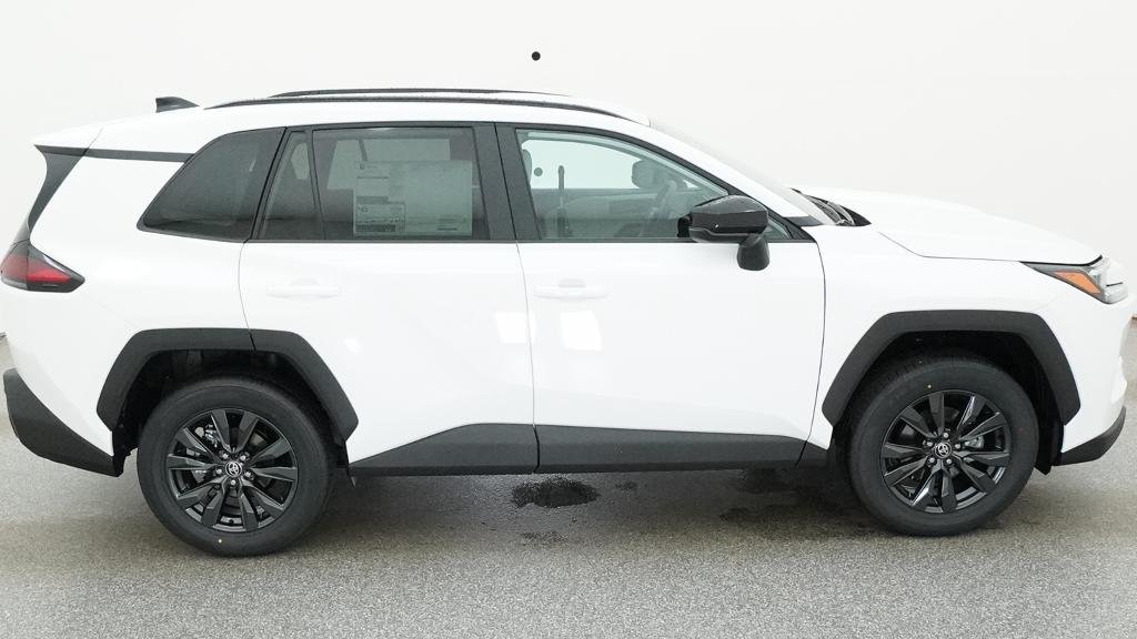 New 2026 Ice Cap Toyota XLE Premium image 14