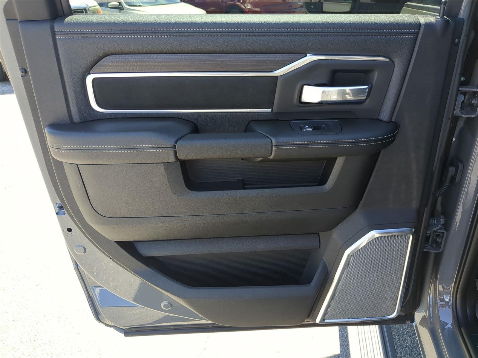 New 2026 Ceramic Gray Clear-Coat Exterior Paint RAM Laramie image 25