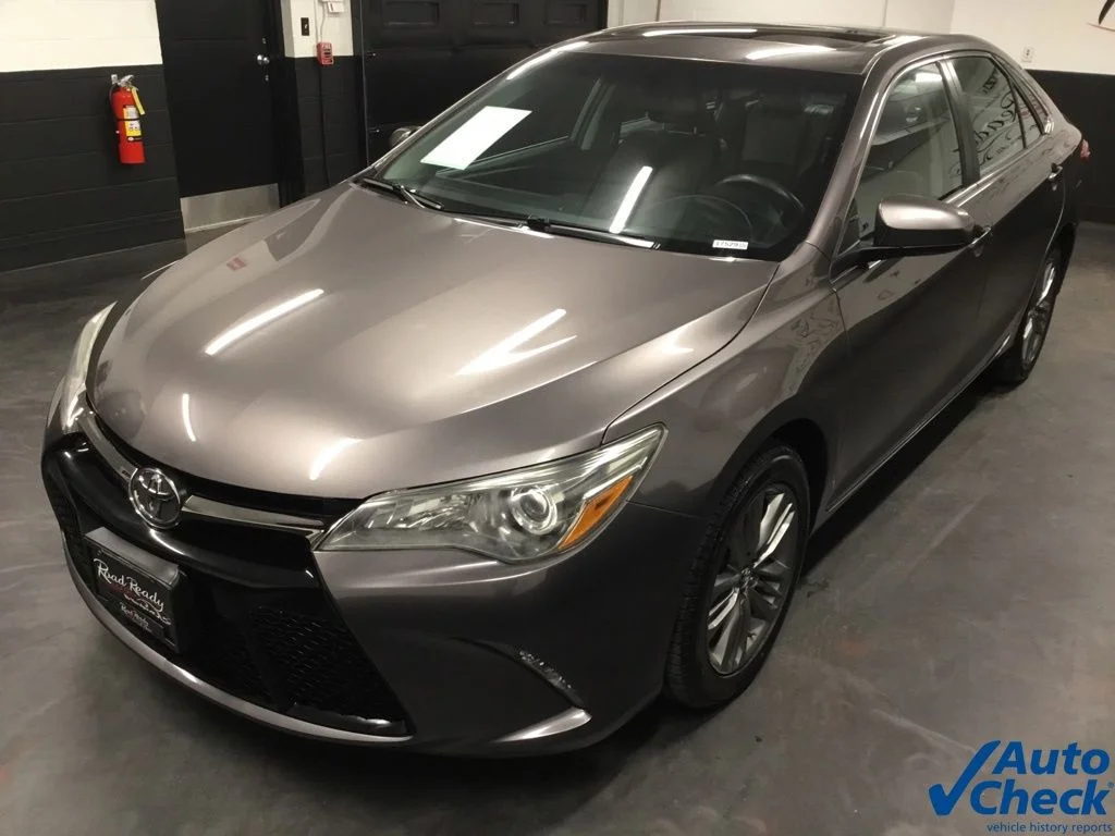 Used 2017 Gray Toyota SE image 6