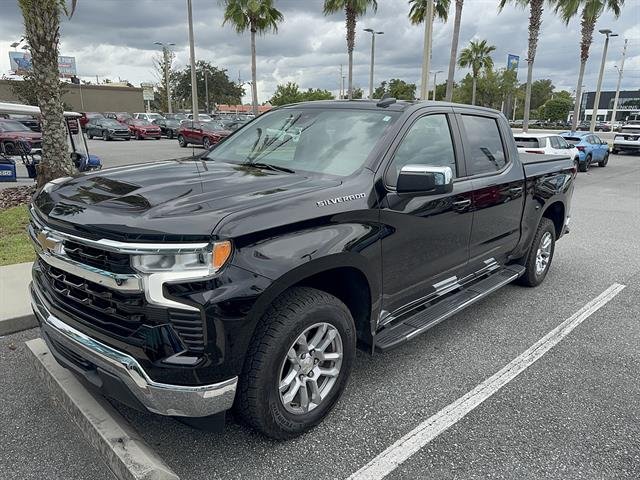 Used 2023 BLACK Chevrolet LT image 3