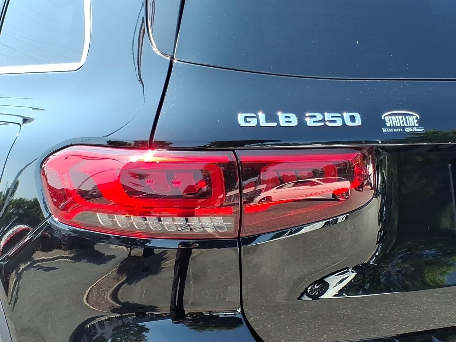 Used 2023 Night Black Mercedes-Benz GLB 250 image 19