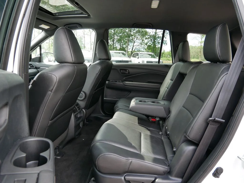 Used 2023  Honda EX-L image 10