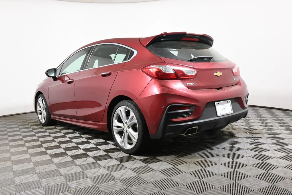 Used 2017 Red Chevrolet Premier image 5