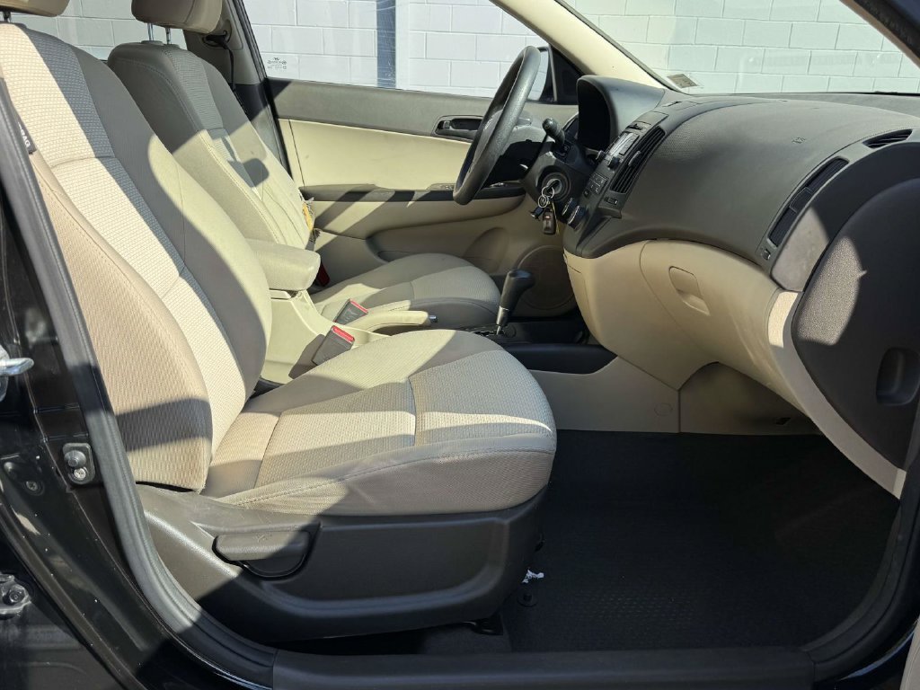 Used 2012 Black Hyundai GLS image 14