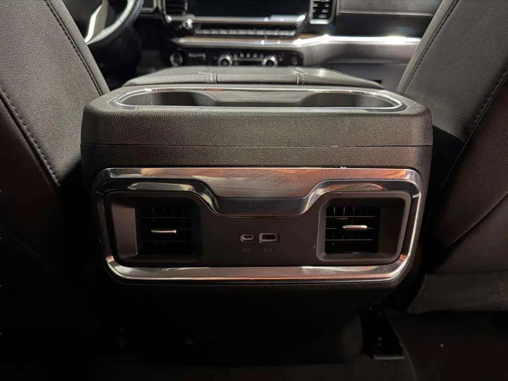 Used 2024 Onyx Black GMC Elevation image 17