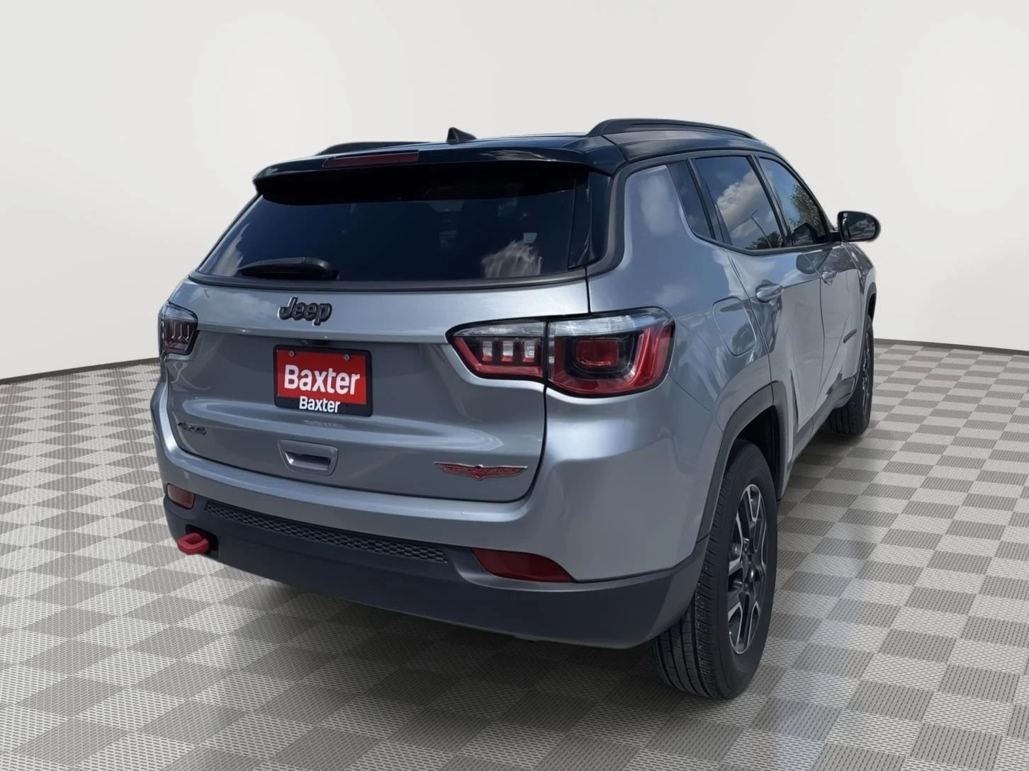 Used 2018 Billet Silver Metallic Clearcoat Jeep Trailhawk image 21
