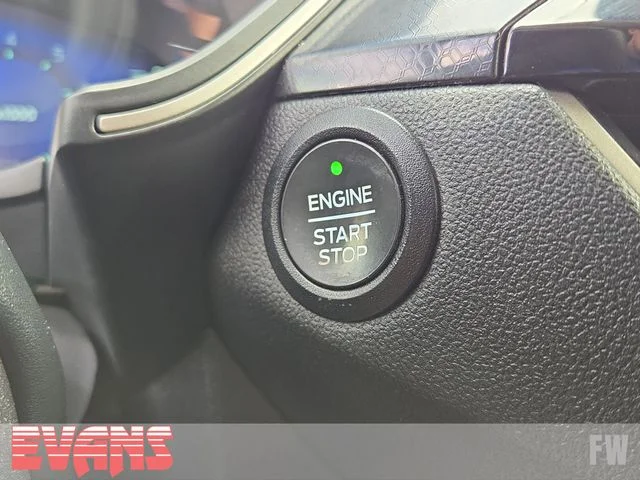 Used 2022 Gray Ford SEL image 4