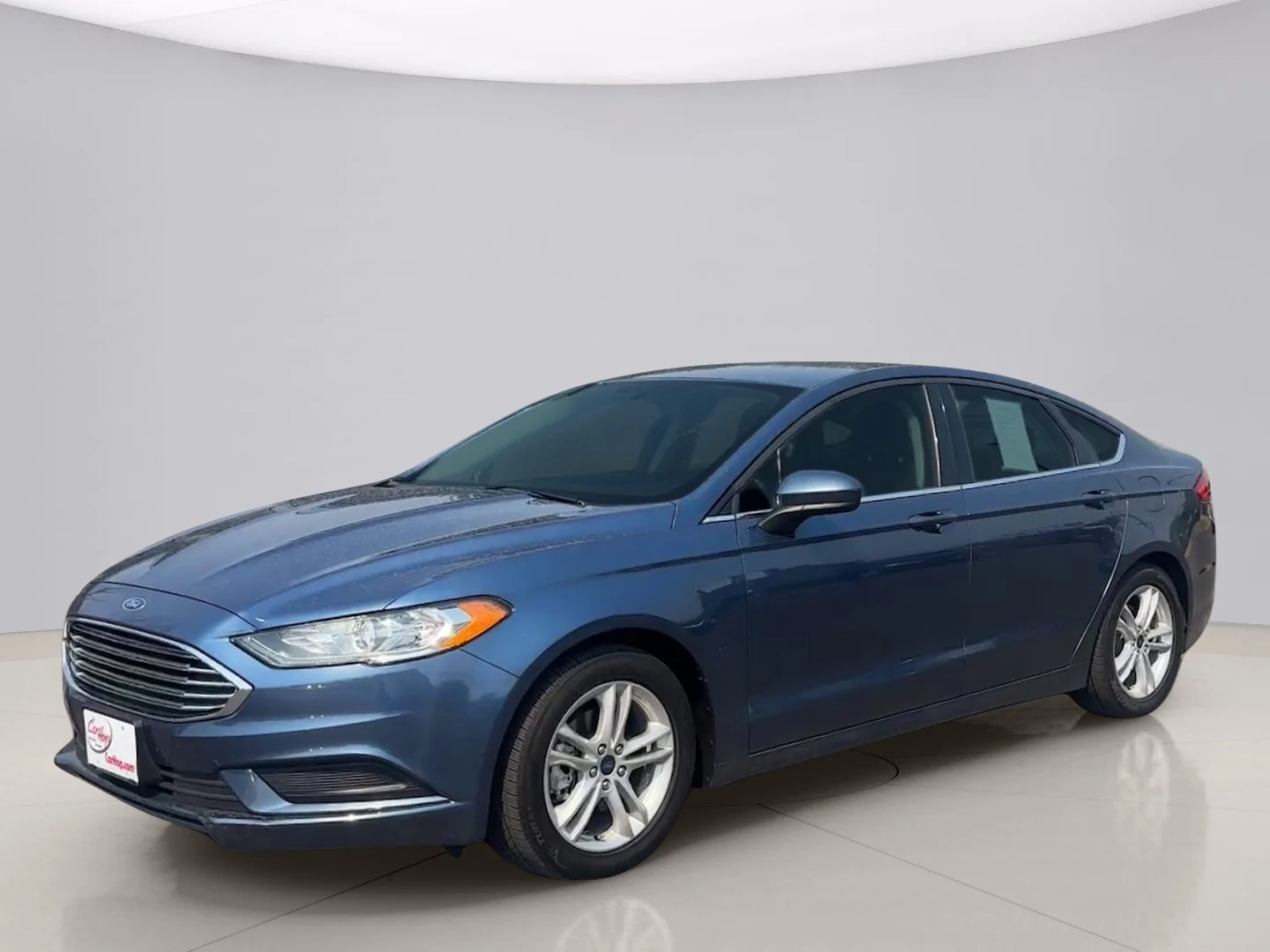 Used 2018 Blue Ford SE image 1