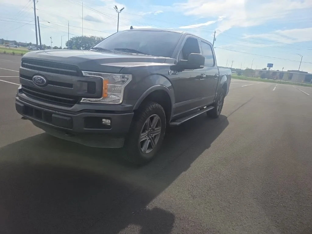 Used 2020 Gray Ford XLT image 3