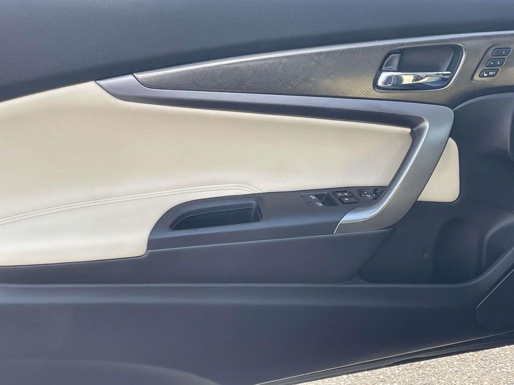 Used 2017 Black Honda EX-L image 10