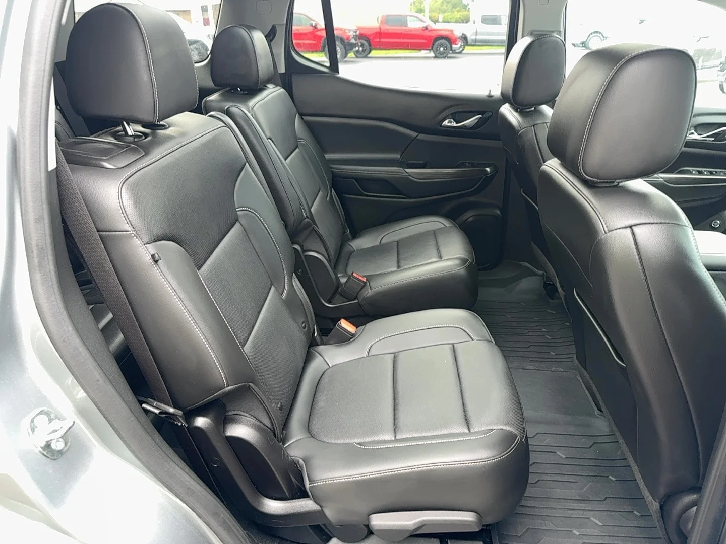 Used 2023 Sterling Metallic GMC SLT image 30