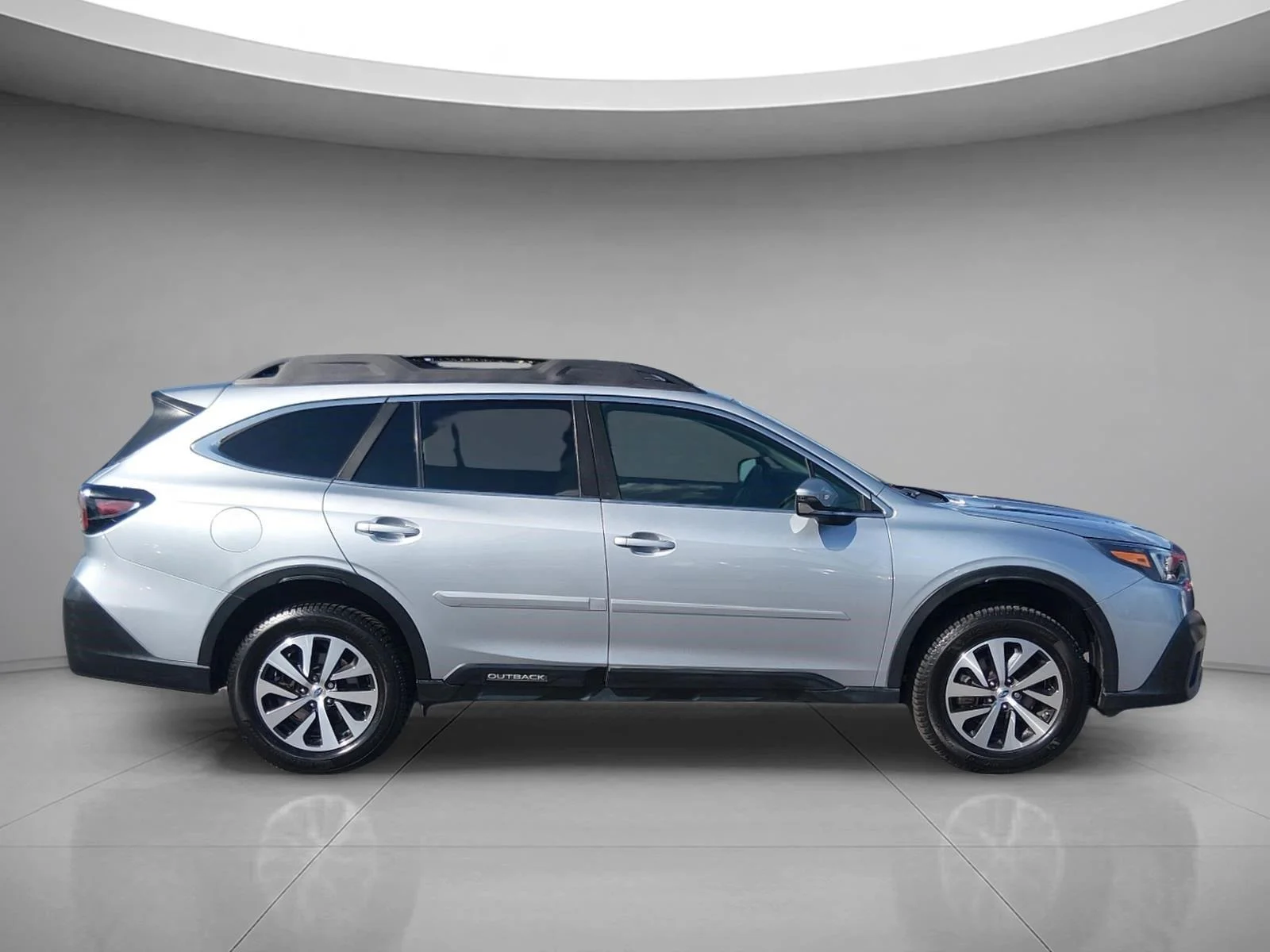 Used 2021 Ice Silver Metallic Subaru Premium image 6