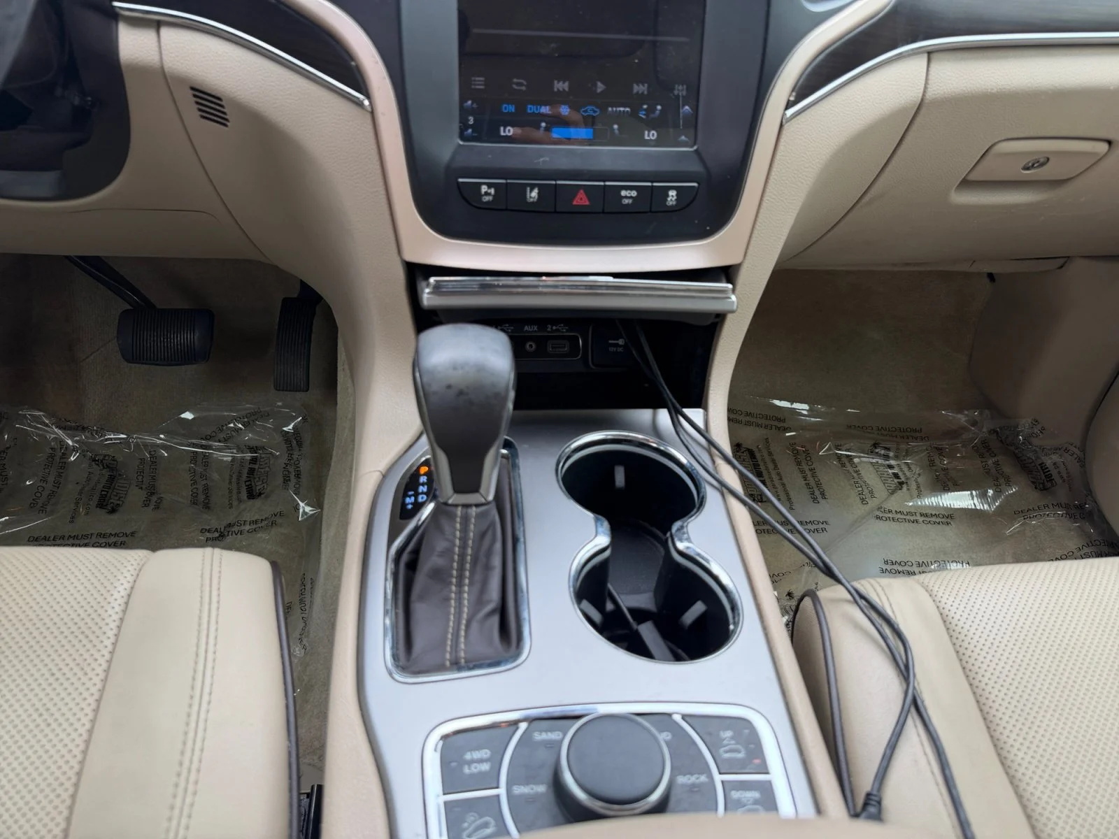 Used 2018 True Blue Pearlcoat Jeep Overland image 12