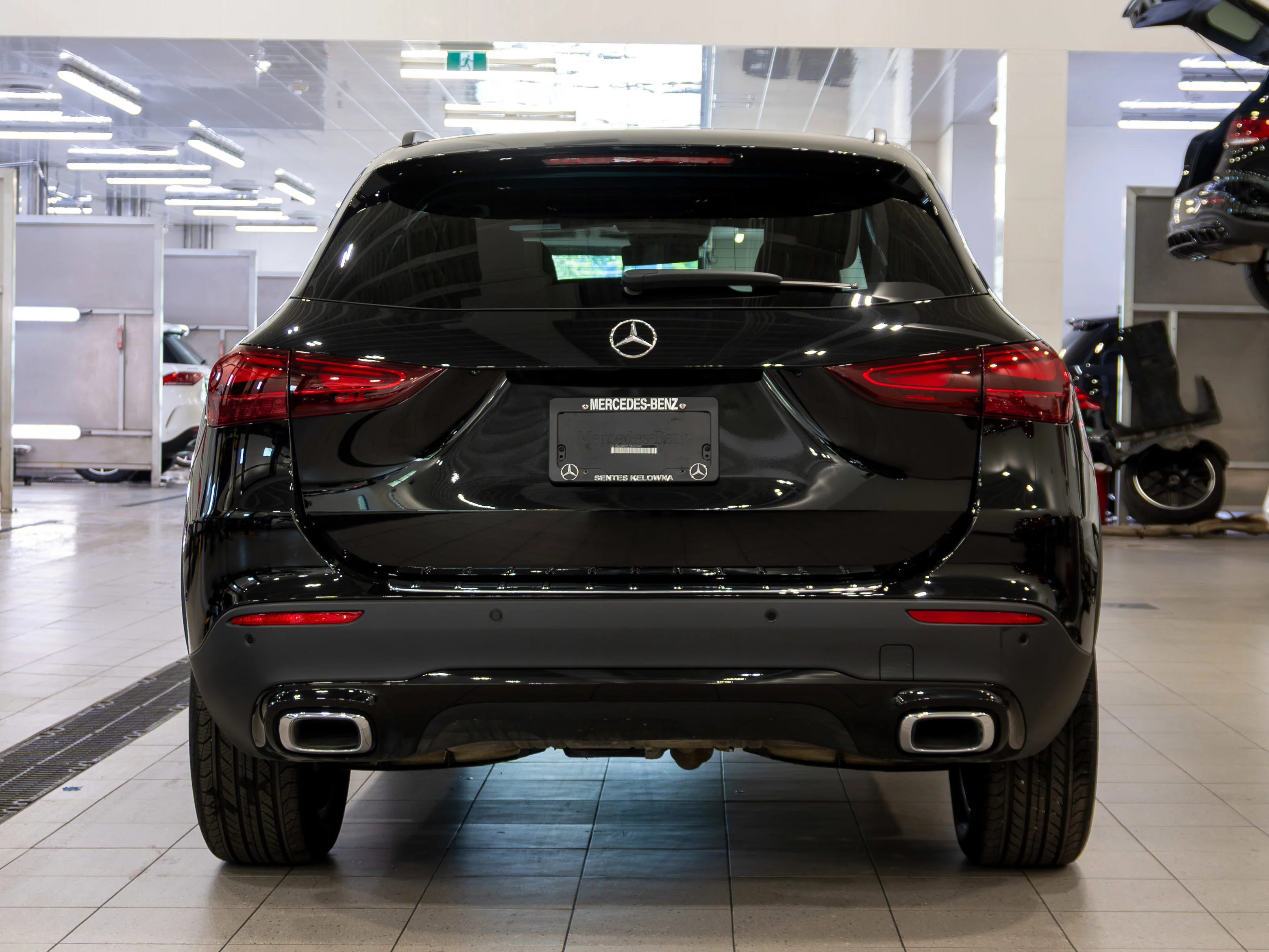 New 2026 COSMOS BLACK METALLIC Mercedes-Benz GLA 250 image 4