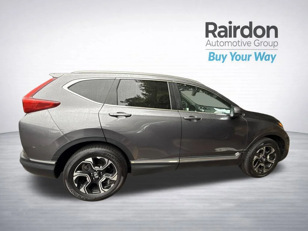 Used 2019 Modern Steel Metallic Honda Touring image 8