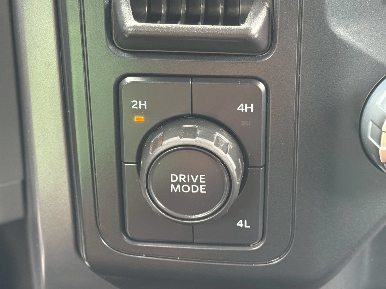 Used 2025 Silver Metallic Ford XLT image 23