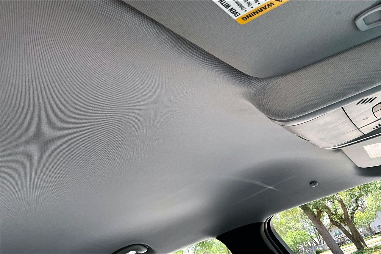 Used 2020 Gray Chevrolet LT image 27