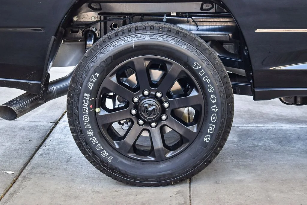 New 2026 Diamond Black Crystal Pearl-Coat Exterior Paint RAM Laramie image 11