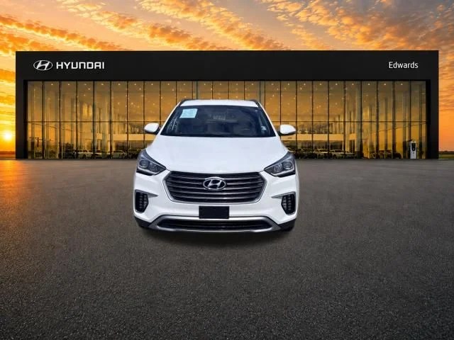 Used 2018 White Hyundai SE image 2