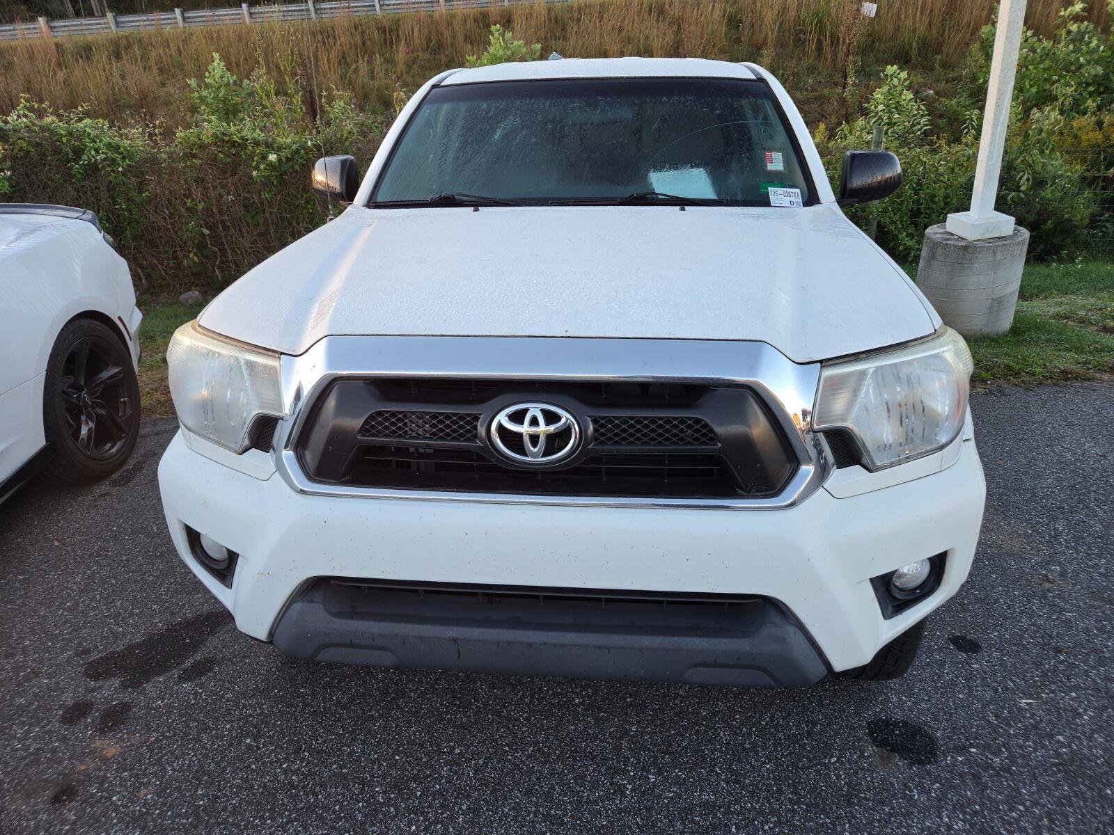 Used 2014 Super White Toyota PreRunner V6 image 2