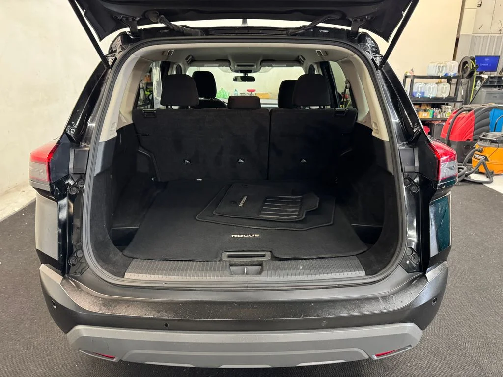 Used 2023 Black Nissan S image 6