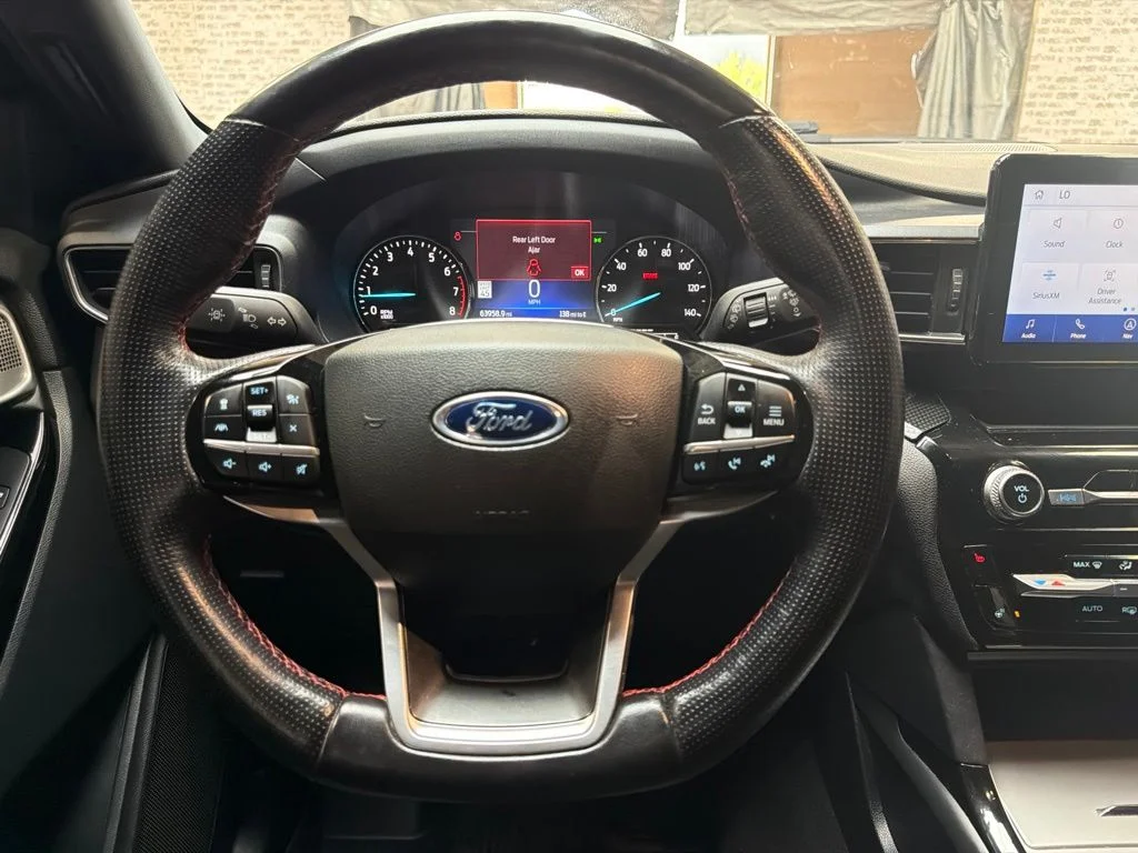 Used 2022 Agate Black Metallic Ford ST-Line image 21