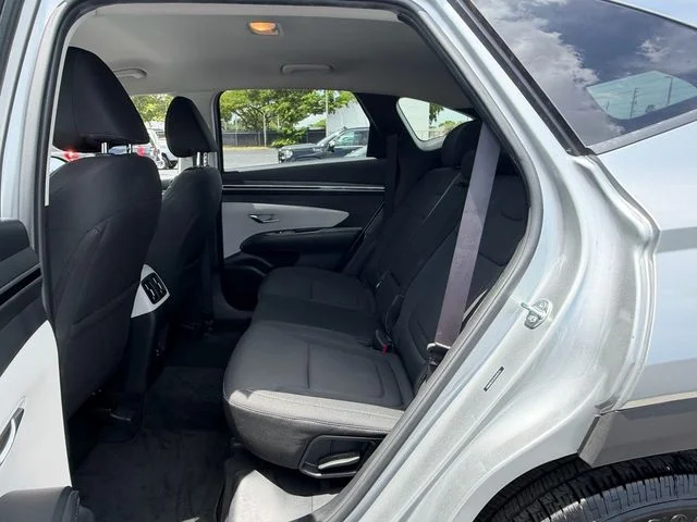 Used 2022 Silver Hyundai SEL image 11