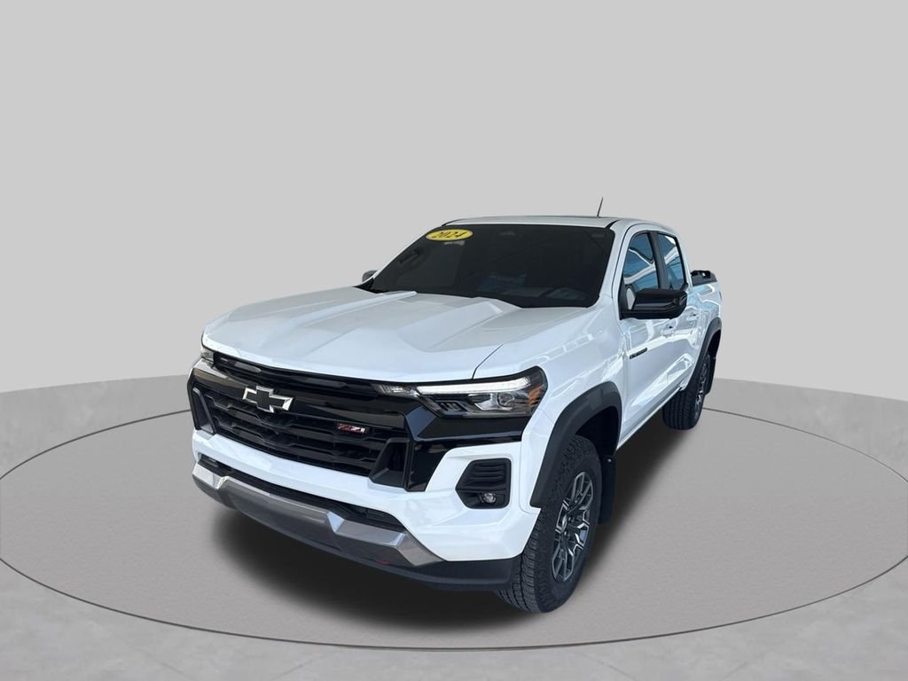 Used 2024 White Chevrolet Z71 image 15